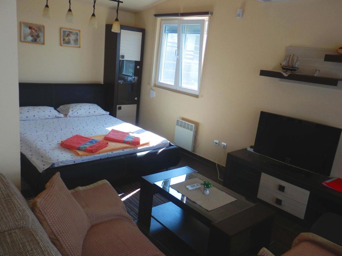 אוטייהא Apartments Vladilena מראה חיצוני תמונה